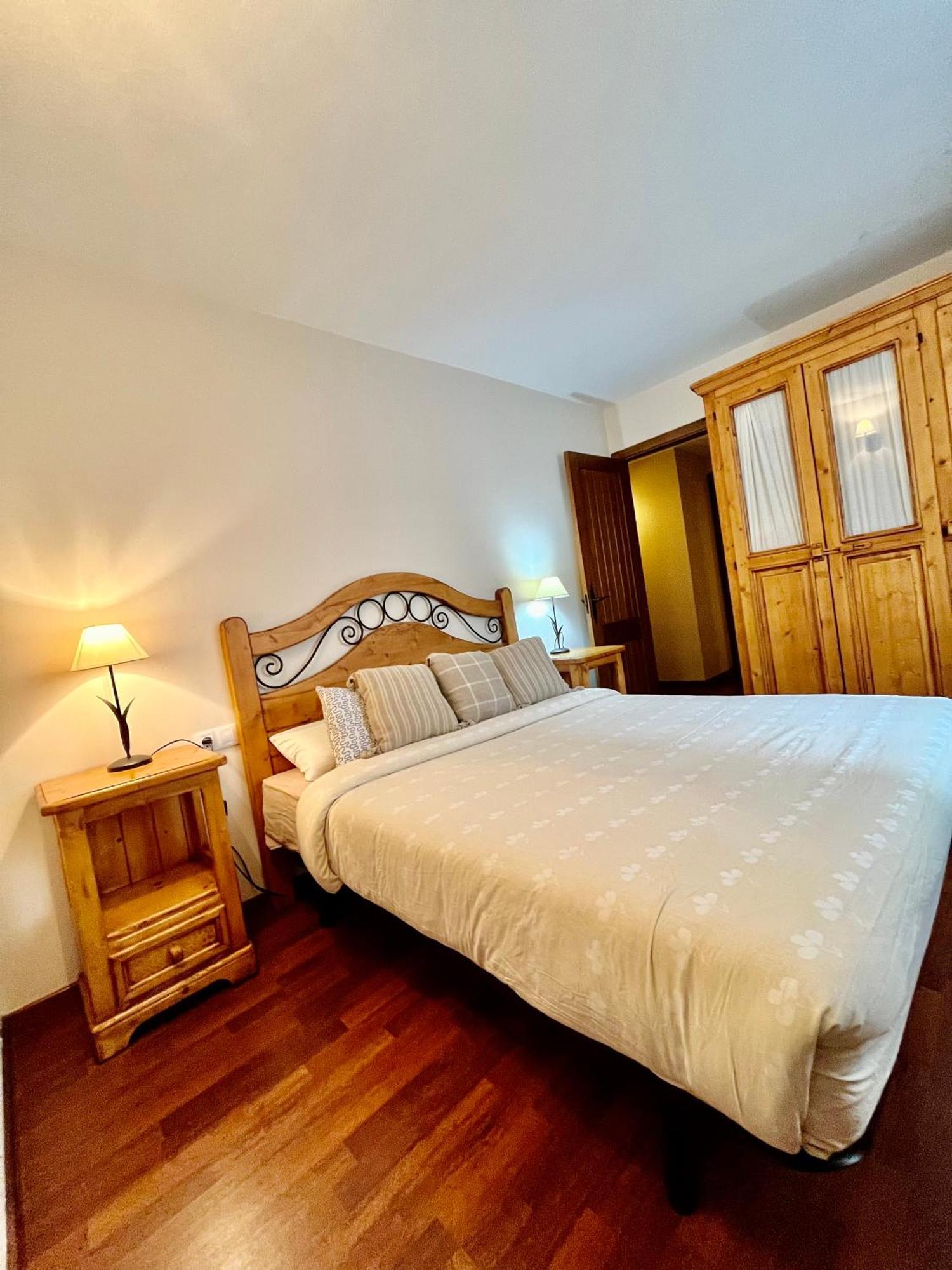 Luxury House Valencia D'Aneu Apartment Ngoại thất bức ảnh