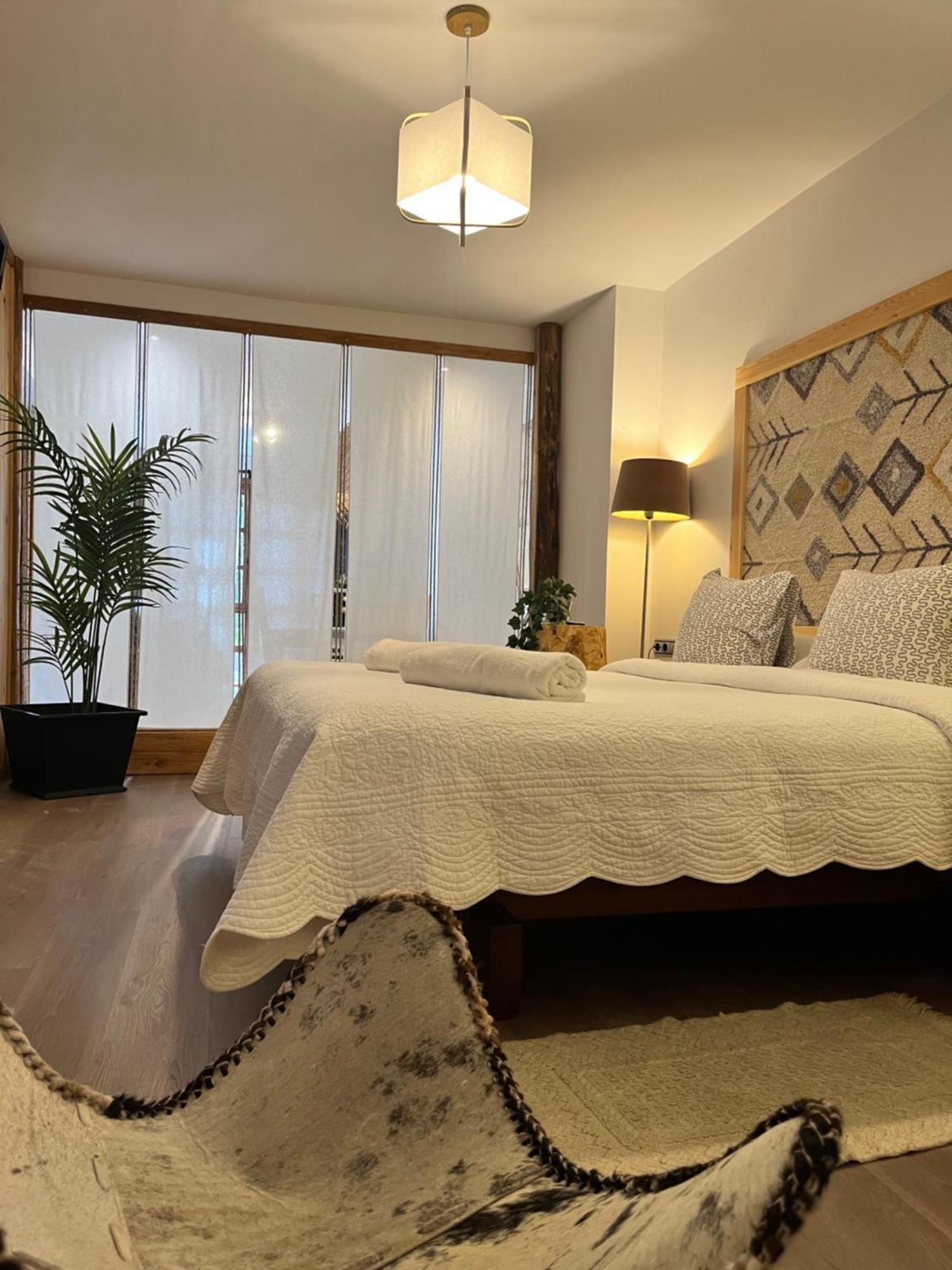 Luxury House Valencia D'Aneu Apartment Ngoại thất bức ảnh